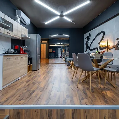 Daire House Of Paralympic Athlete Mike Seitis *